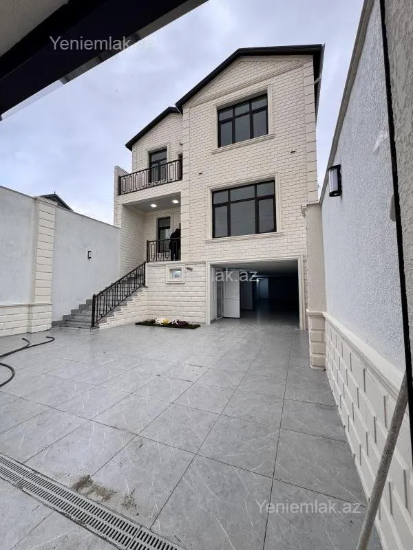 Satılır 4 otaqlı həyət evi 200 m²