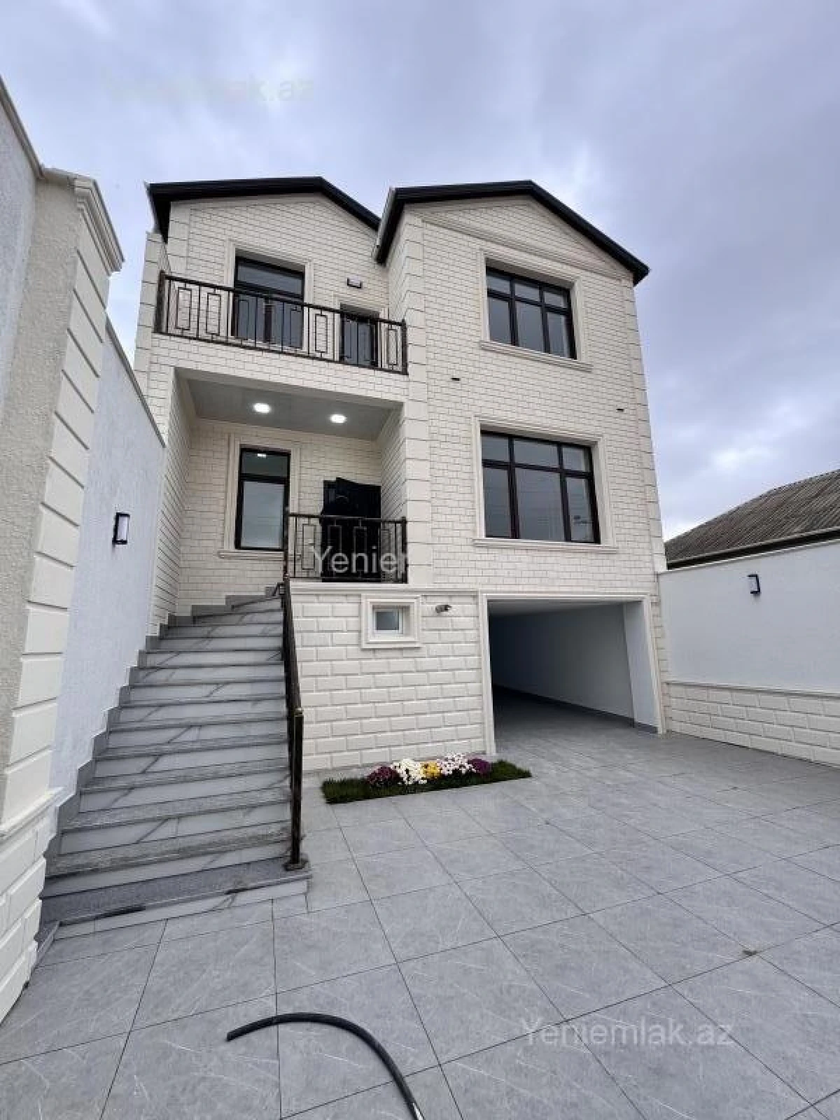 Satılır 4 otaqlı həyət evi 200 m²