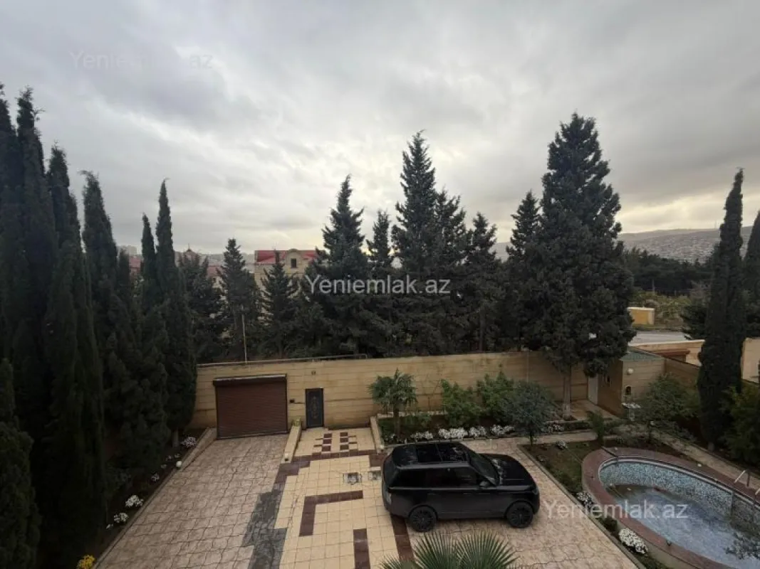 Satılır 9 otaqlı həyət evi 360 m²