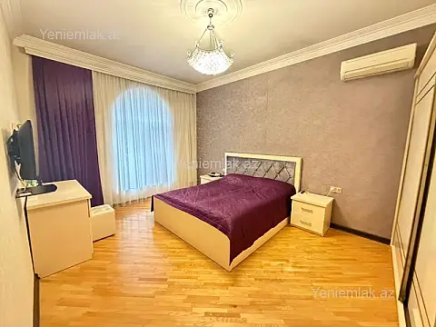 Satılır 9 otaqlı həyət evi 360 m²