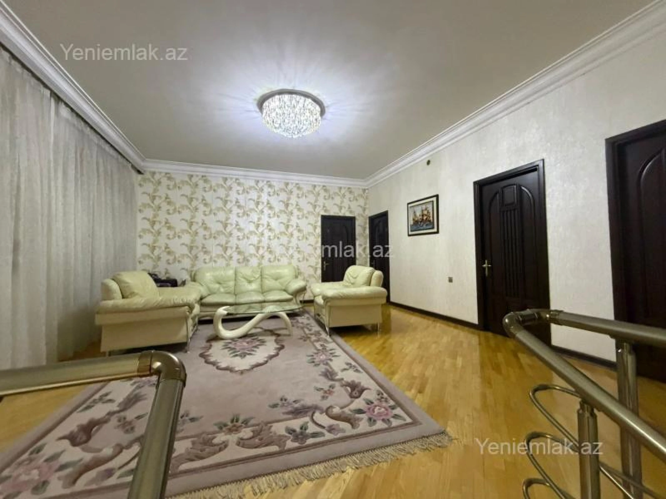 Satılır 9 otaqlı həyət evi 360 m²