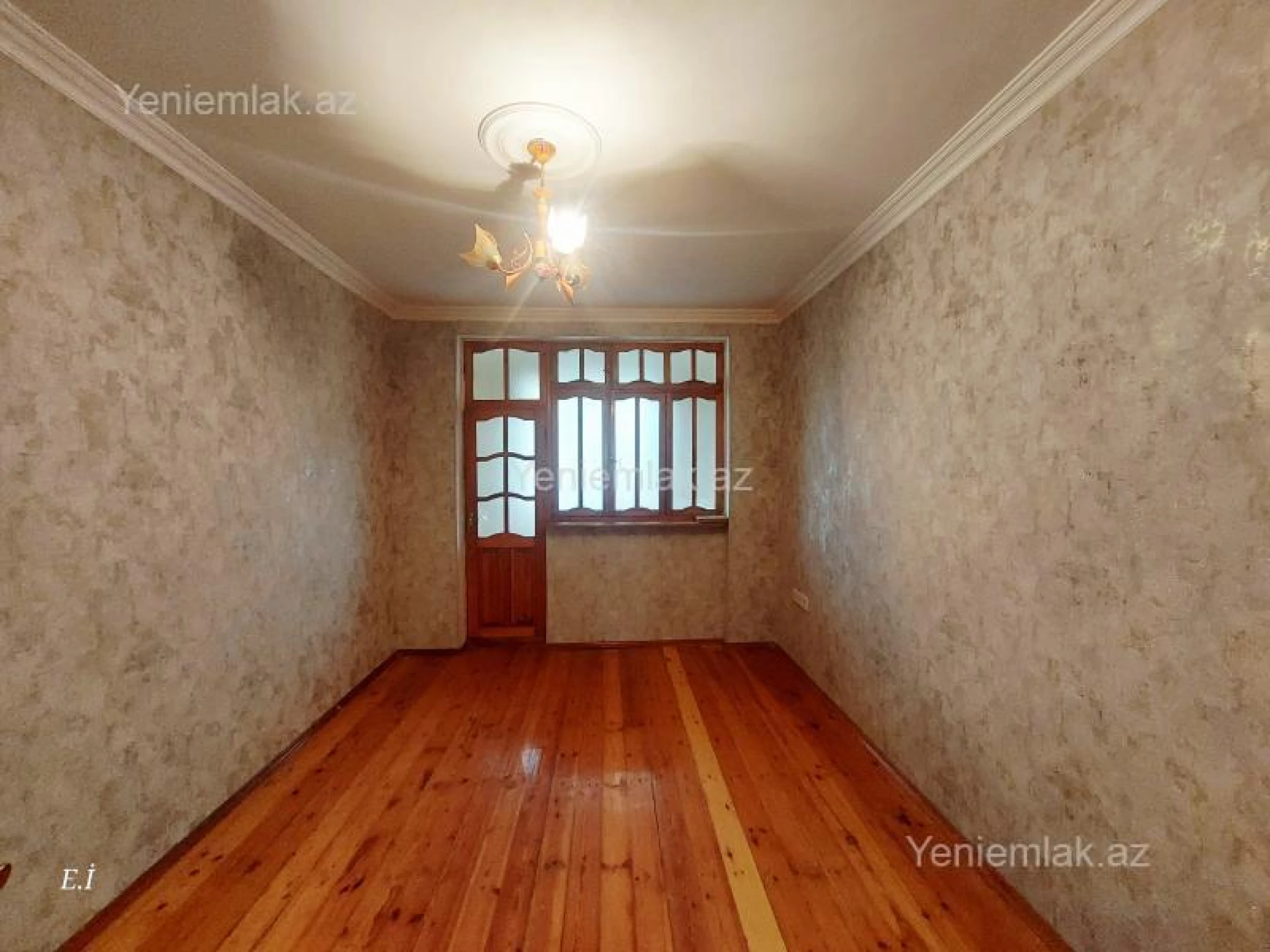 Satılır 3 otaqlı köhnə tikili 75 m²