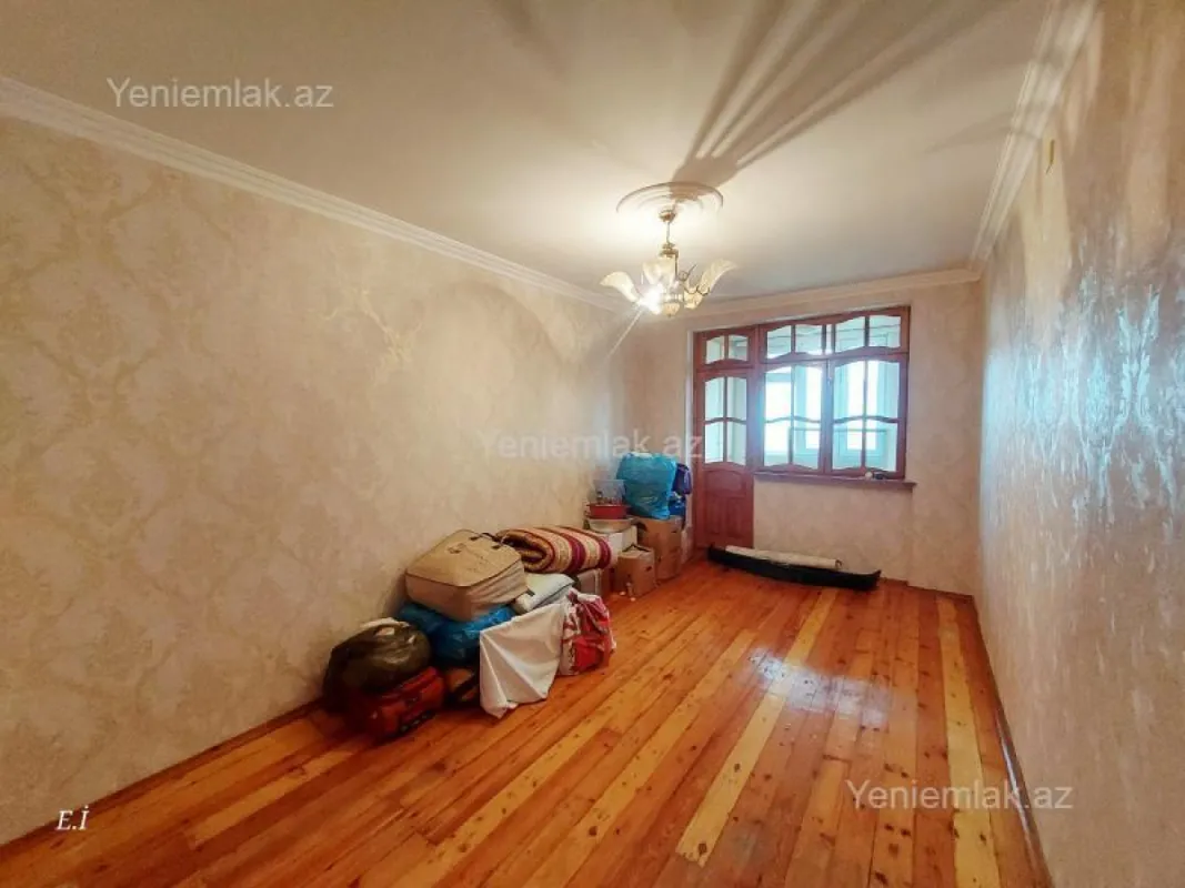 Satılır 3 otaqlı köhnə tikili 75 m²