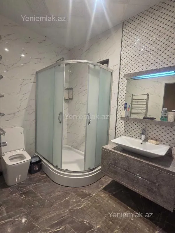 Satılır 7 otaqlı həyət evi 480 m²