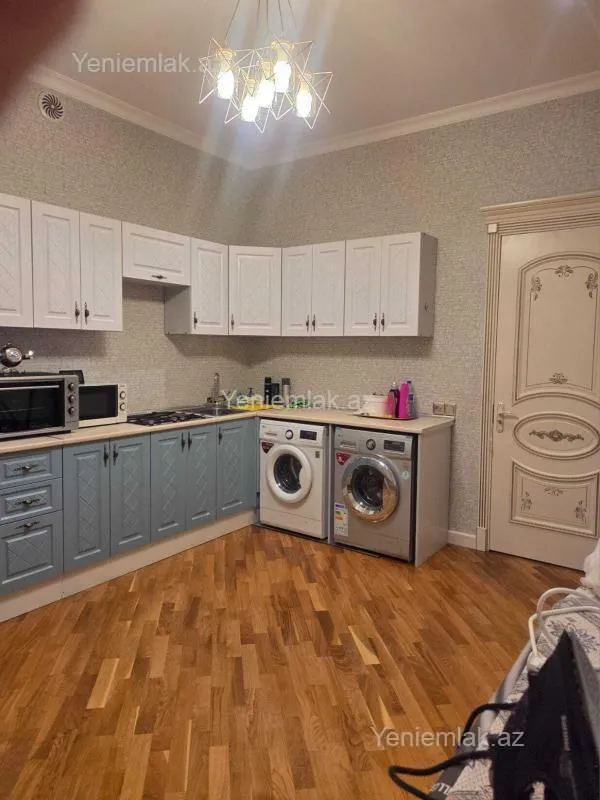 Satılır 7 otaqlı həyət evi 480 m²