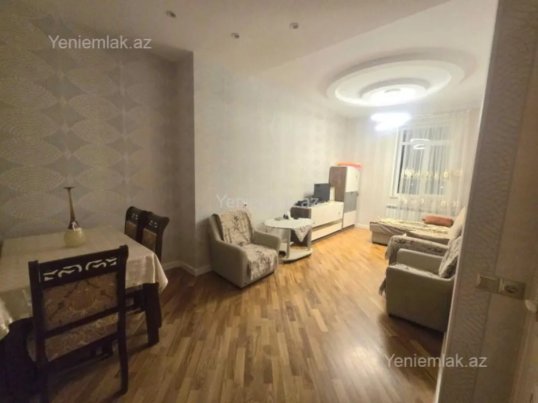 Satılır 7 otaqlı həyət evi 480 m²