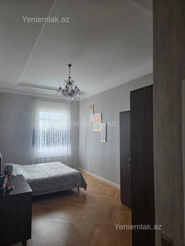 Satılır 7 otaqlı həyət evi 480 m²