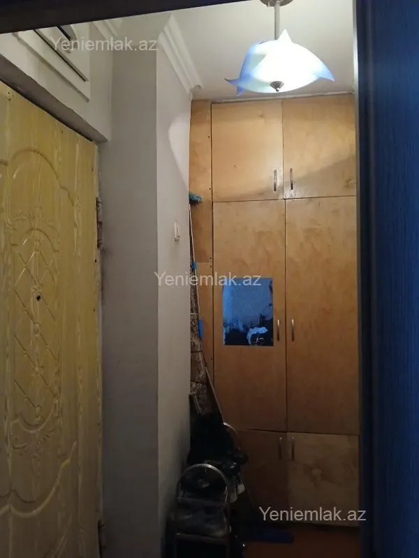 Satılır 1 otaqlı köhnə tikili 33 m²