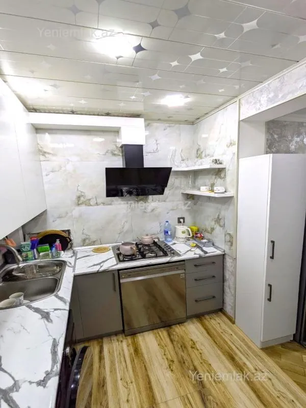 Satılır 3 otaqlı köhnə tikili 70 m²