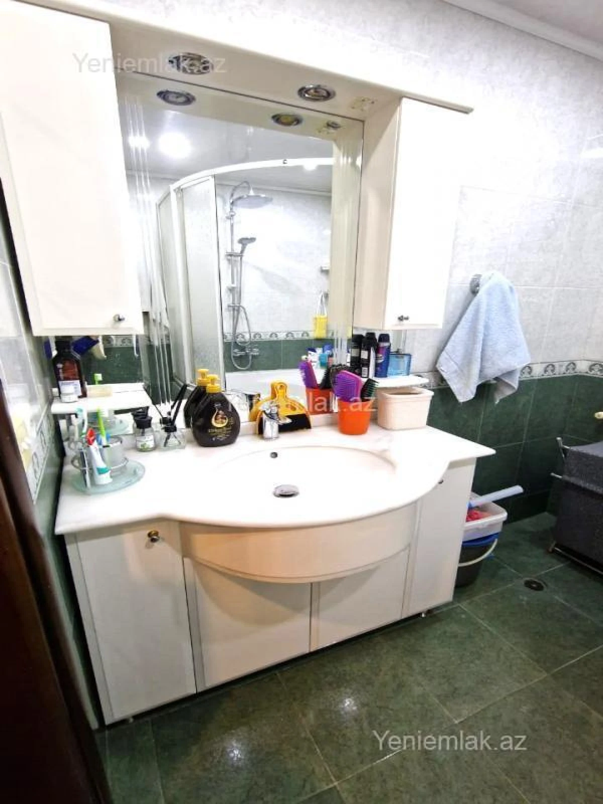 Satılır 3 otaqlı yeni tikili 125 m²