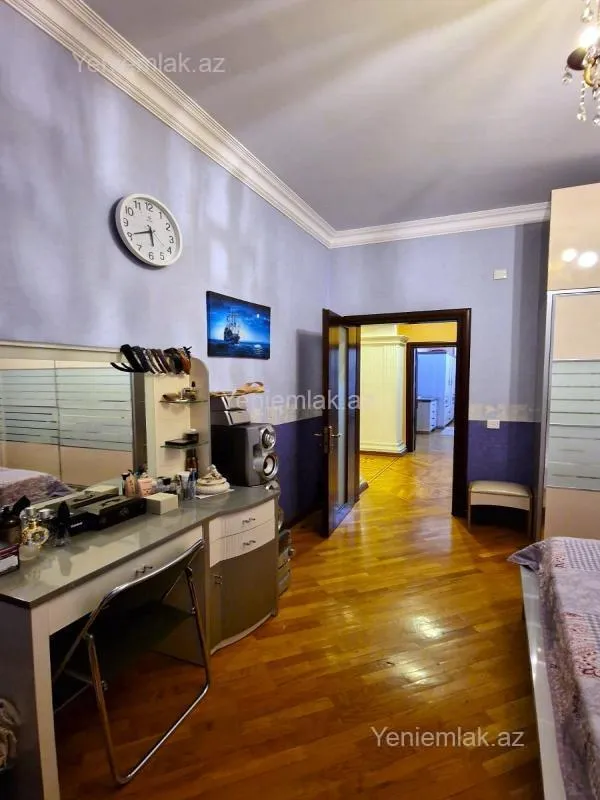 Satılır 3 otaqlı yeni tikili 125 m²