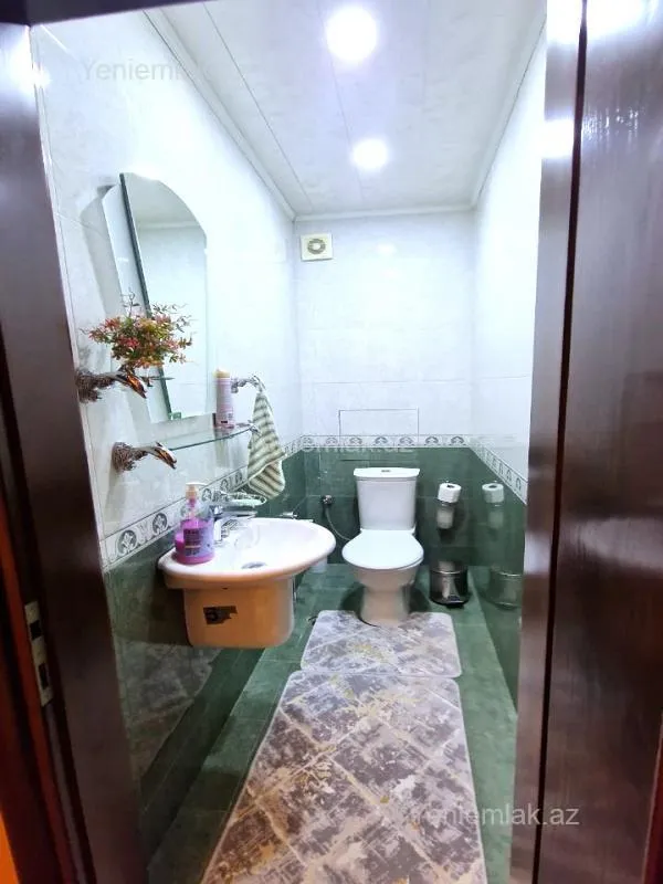 Satılır 3 otaqlı yeni tikili 125 m²