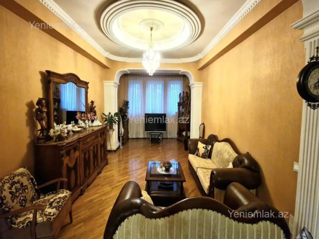 Satılır 3 otaqlı yeni tikili 125 m²