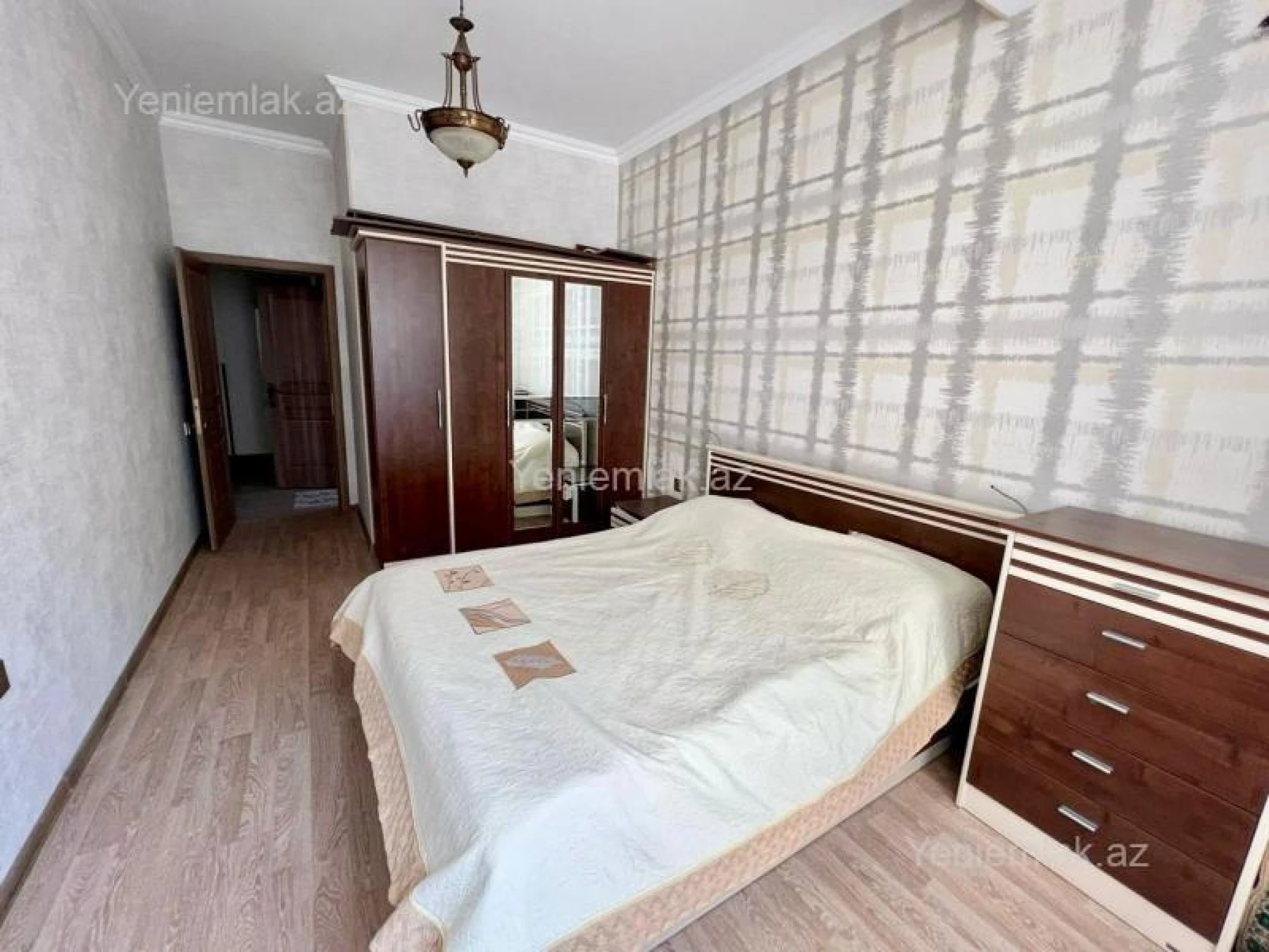 Satılır 3 otaqlı yeni tikili 110 m²