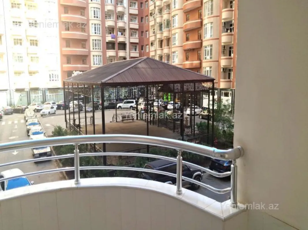 Satılır 3 otaqlı yeni tikili 140 m²