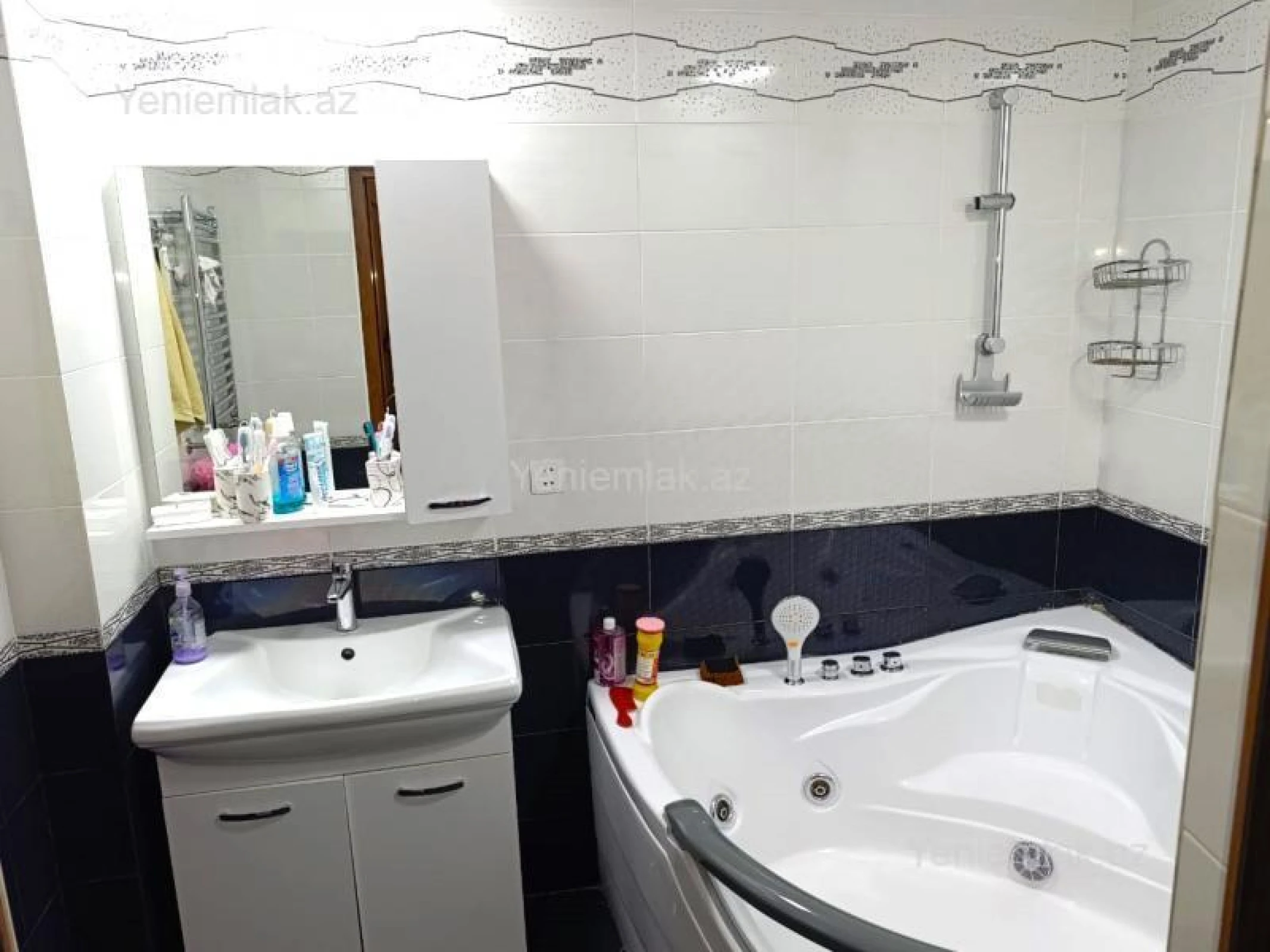 Satılır 3 otaqlı yeni tikili 140 m²