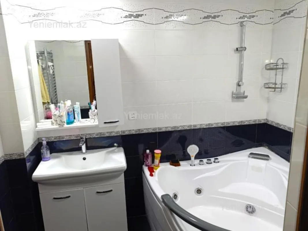 Satılır 3 otaqlı yeni tikili 140 m²