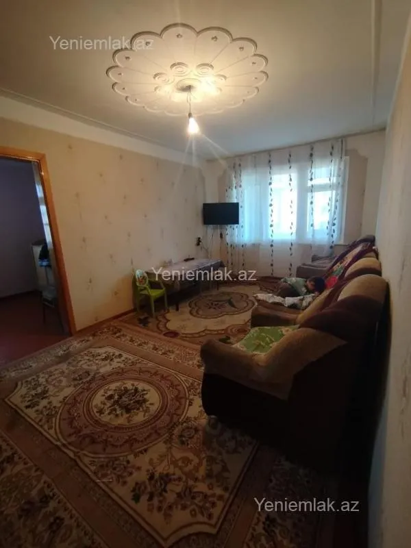 Satılır 2 otaqlı köhnə tikili 50 m²
