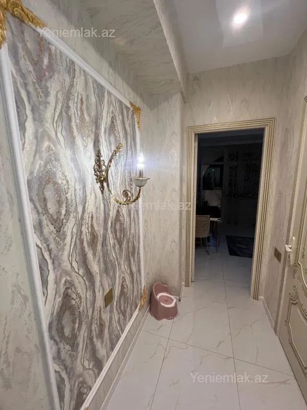 Satılır 3 otaqlı yeni tikili 90 m²