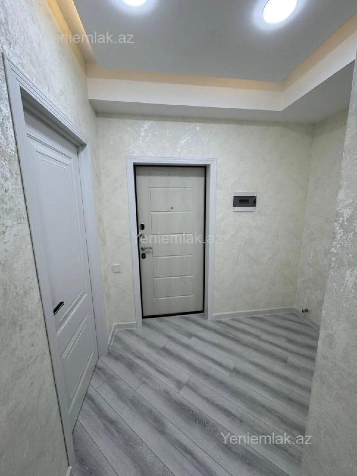 Satılır 3 otaqlı yeni tikili 65 m²