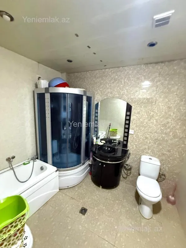 Satılır 3 otaqlı yeni tikili 130 m²