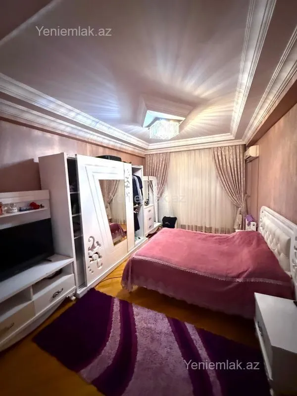 Satılır 3 otaqlı yeni tikili 130 m²