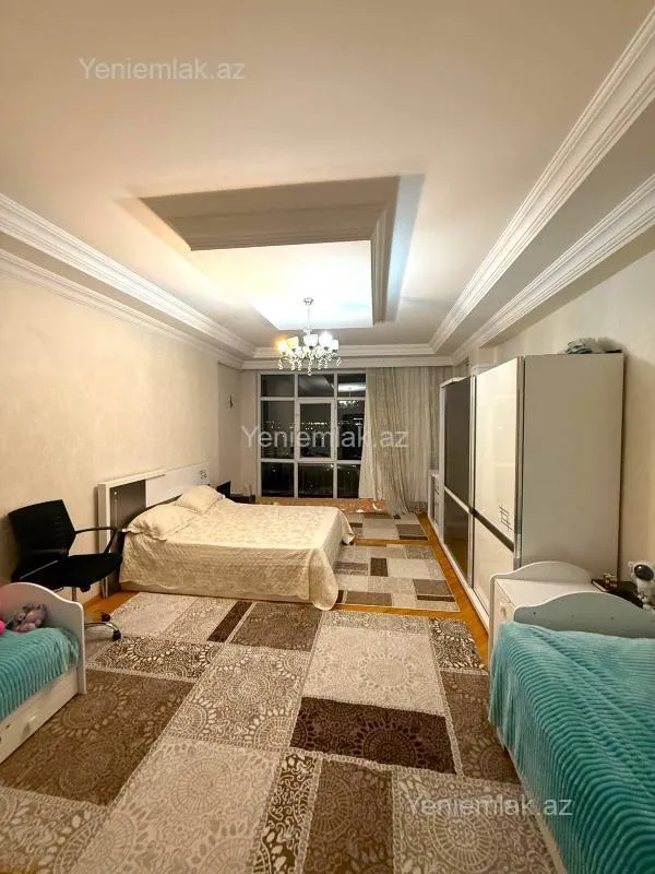 Satılır 3 otaqlı yeni tikili 130 m²