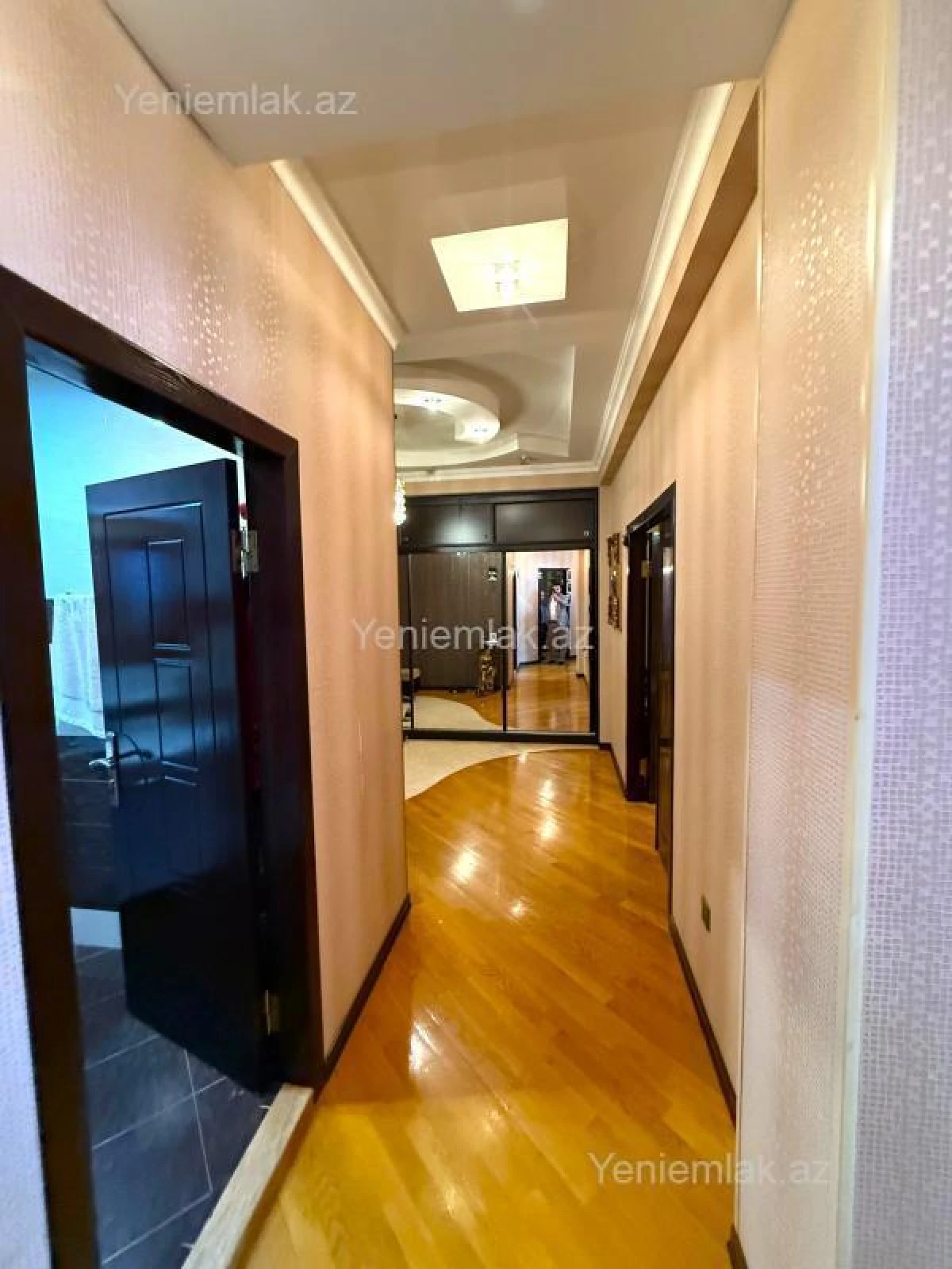 Satılır 3 otaqlı yeni tikili 130 m²