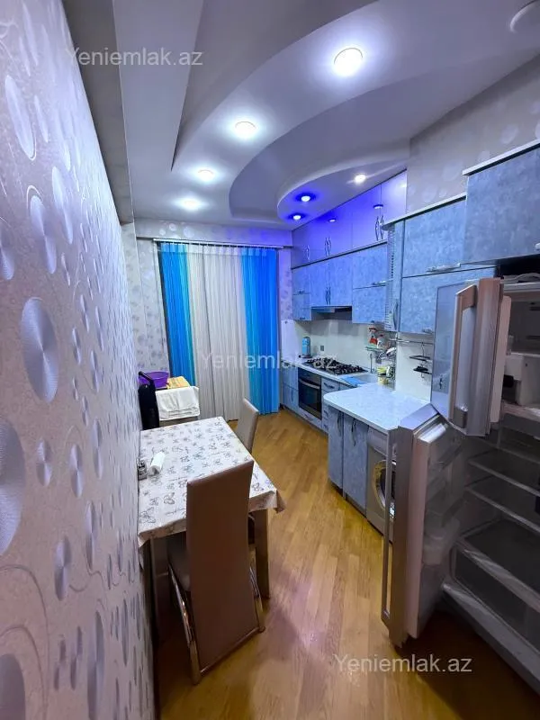 Satılır 3 otaqlı yeni tikili 130 m²