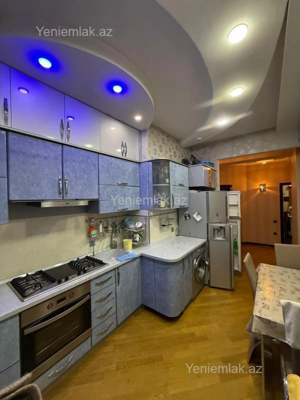 Satılır 3 otaqlı yeni tikili 130 m²