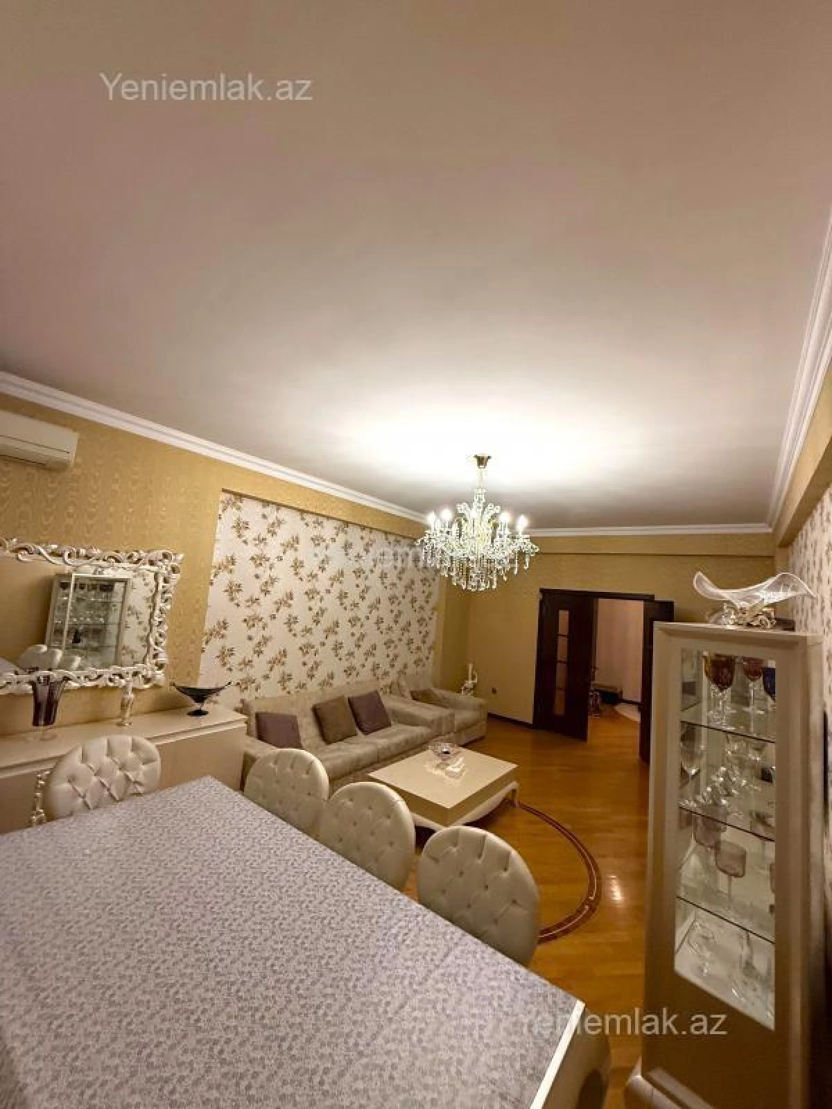 Satılır 3 otaqlı yeni tikili 130 m²