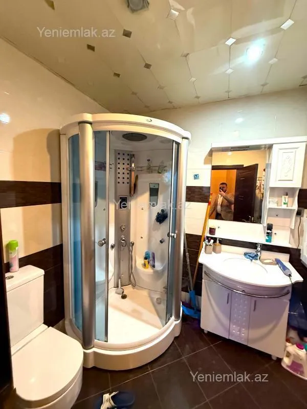 Satılır 3 otaqlı yeni tikili 130 m²