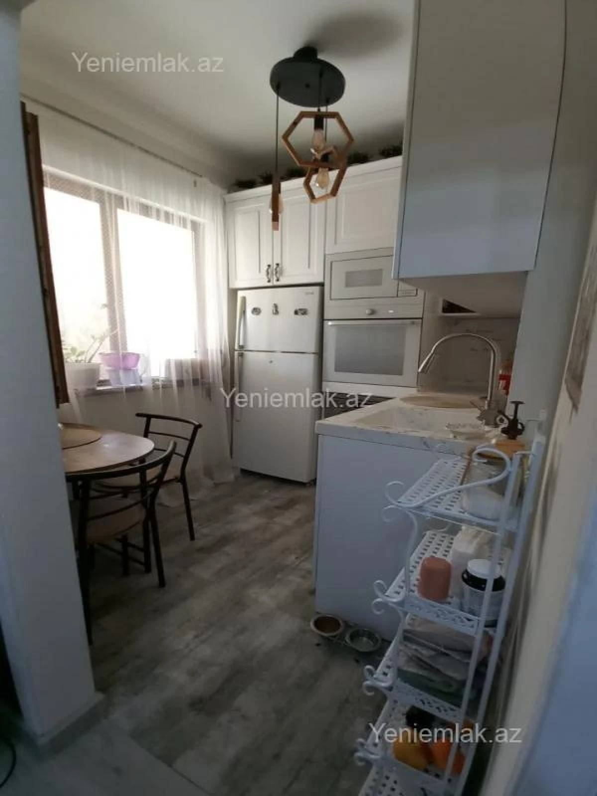 Satılır 2 otaqlı köhnə tikili 55 m²