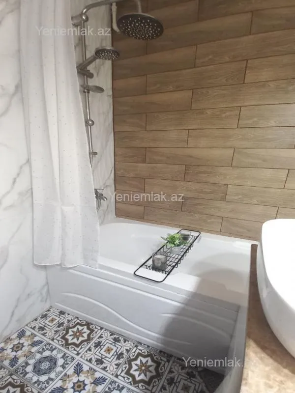 Satılır 2 otaqlı köhnə tikili 55 m²