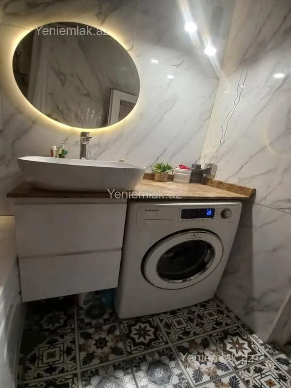 Satılır 2 otaqlı köhnə tikili 55 m²