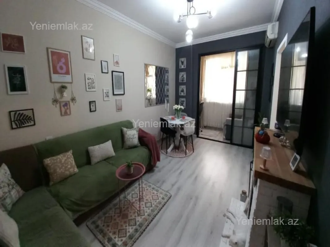 Satılır 2 otaqlı köhnə tikili 55 m²