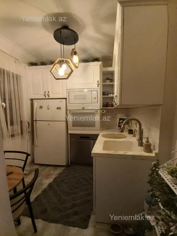 Satılır 2 otaqlı köhnə tikili 55 m²