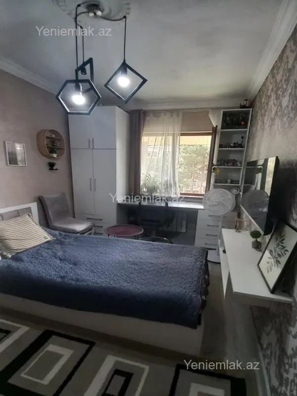 Satılır 2 otaqlı köhnə tikili 55 m²