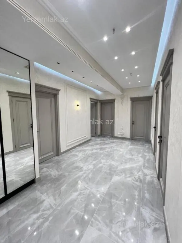 Satılır 3 otaqlı yeni tikili 127 m²
