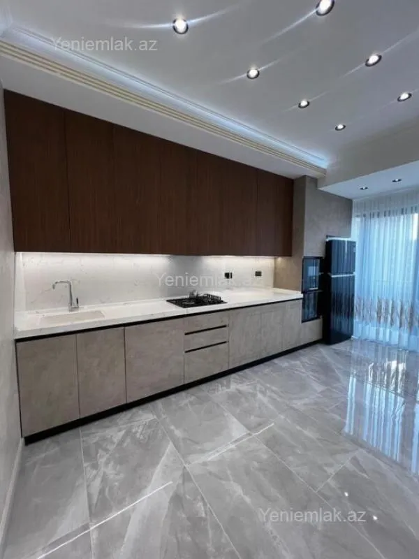 Satılır 3 otaqlı yeni tikili 127 m²
