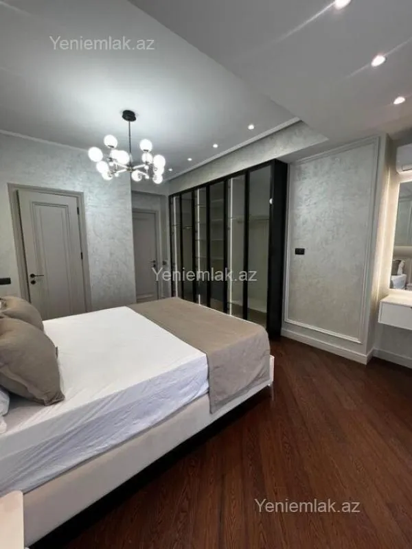 Satılır 3 otaqlı yeni tikili 127 m²