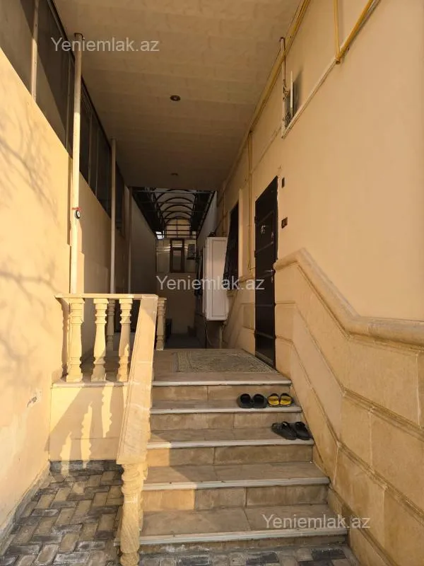 Satılır 7 otaqlı həyət evi 230 m²