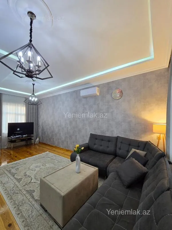 Satılır 7 otaqlı həyət evi 230 m²