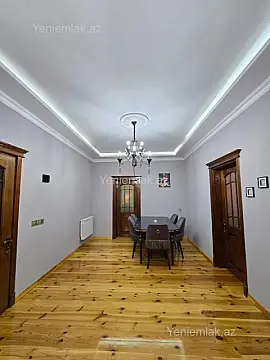 Satılır 7 otaqlı həyət evi 230 m²