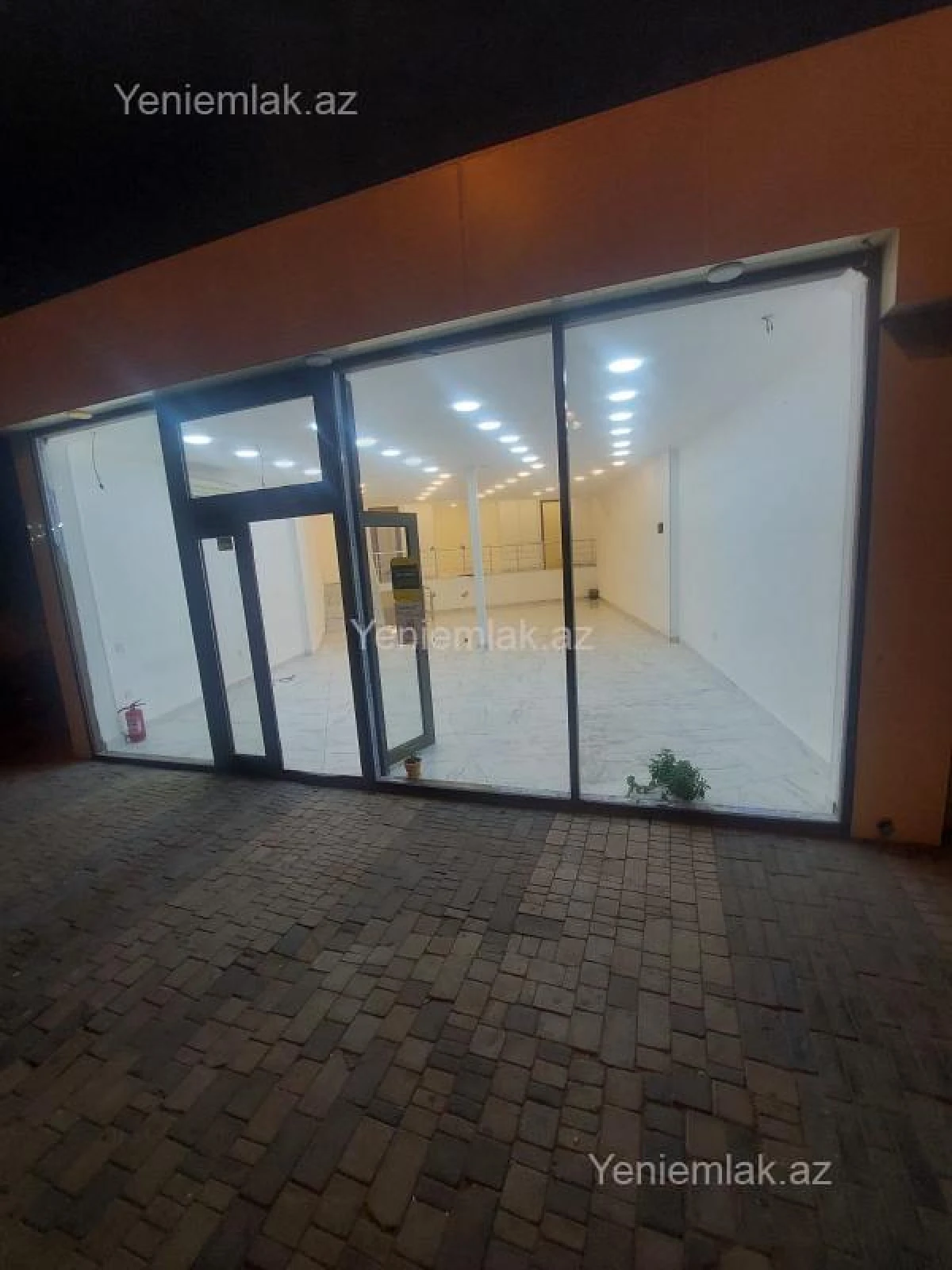 Satılır 4 otaqlı obyekt 149 m²