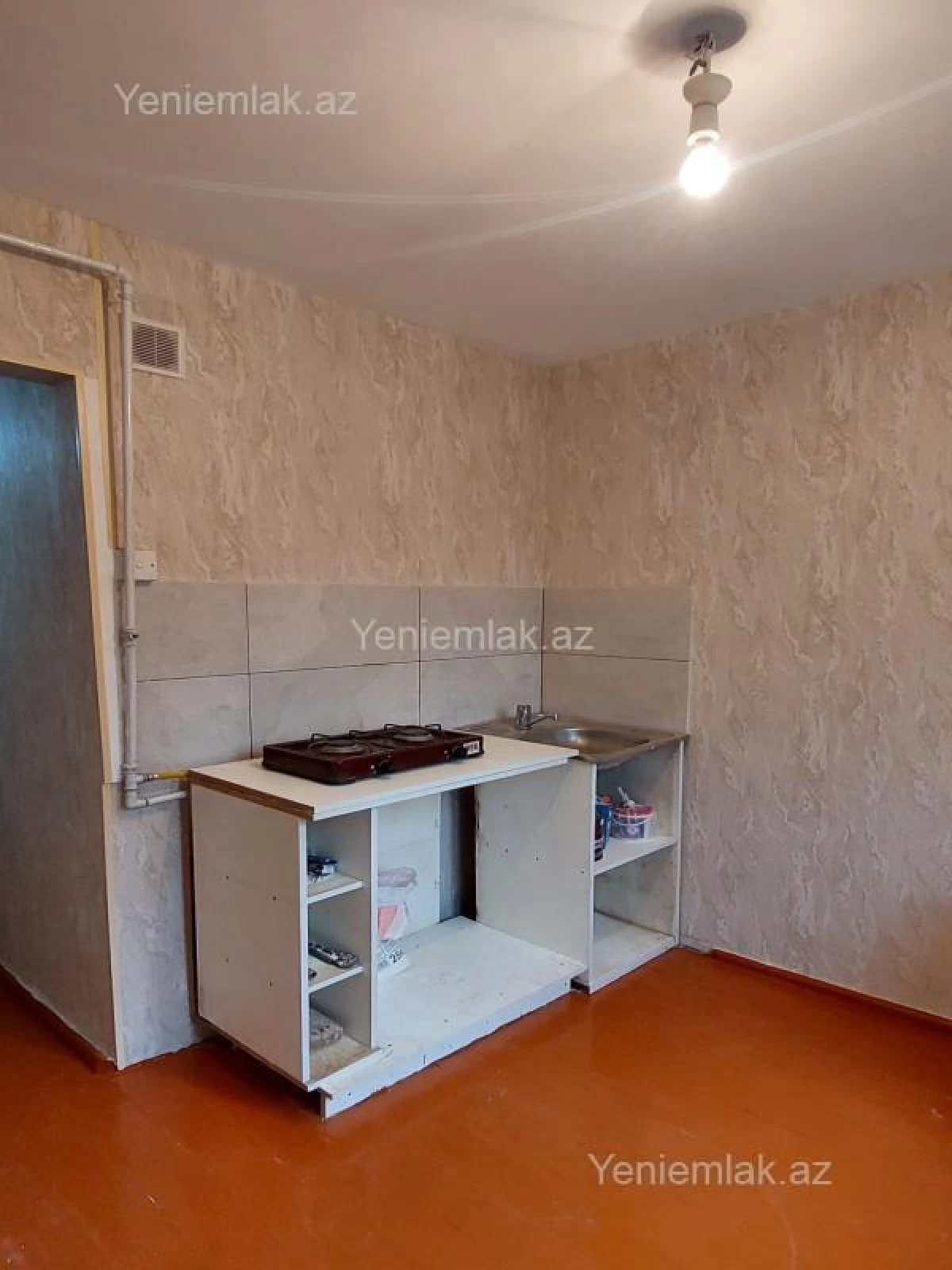 Satılır 1 otaqlı köhnə tikili 32 m²