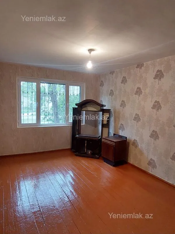 Satılır 1 otaqlı köhnə tikili 32 m²