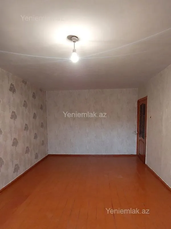 Satılır 1 otaqlı köhnə tikili 32 m²