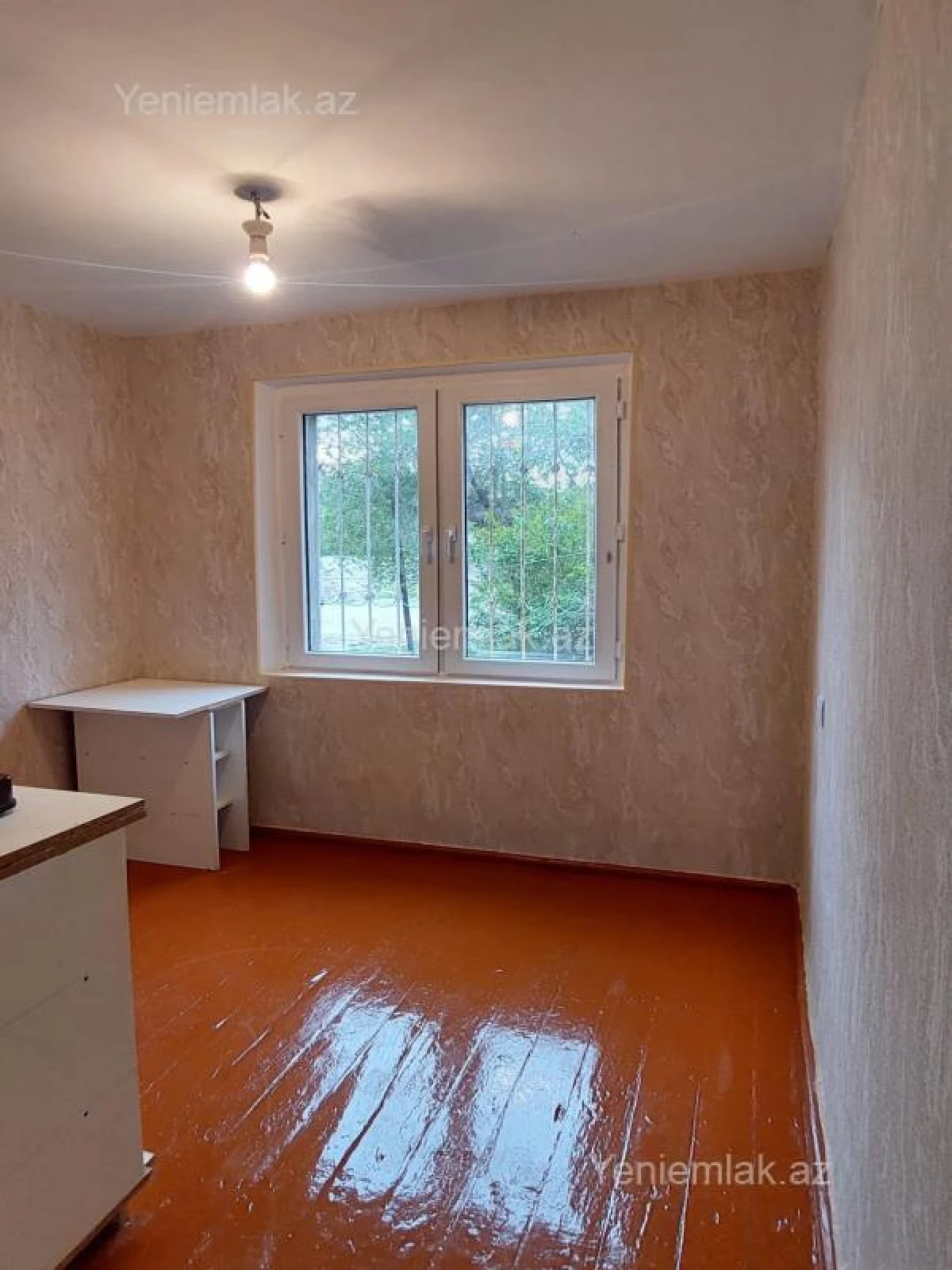 Satılır 1 otaqlı köhnə tikili 32 m²