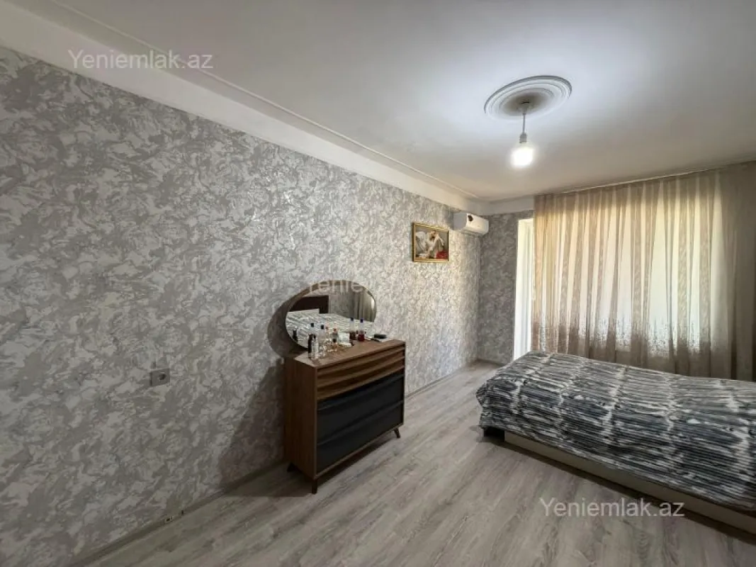 Satılır 3 otaqlı köhnə tikili 60 m²